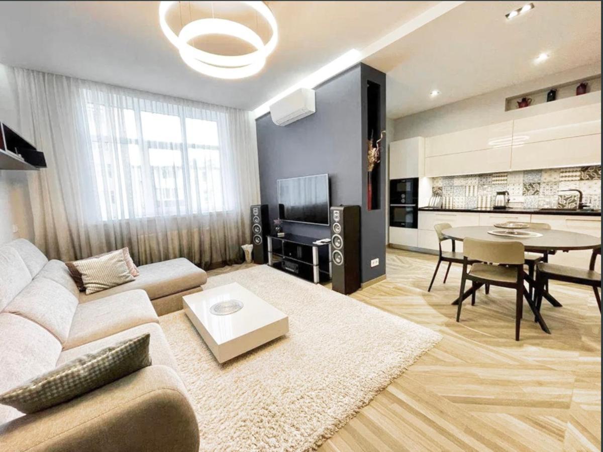 Most City Area 2-Bedroom Lux, Ekaterinoslav Square Днепр Экстерьер фото